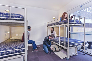 Melbourne Central YHA - Hostel - Accommodation Mermaid Beach 5