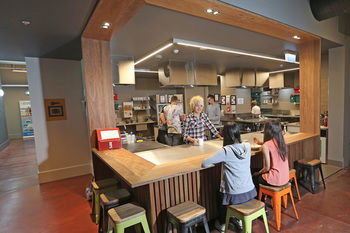 Melbourne Central YHA - Hostel - Accommodation Mermaid Beach 12