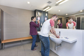 Melbourne Central YHA - Hostel - Accommodation Mermaid Beach 21