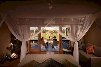 Zoofari Lodge, Taronga Western Plains Zoo - Accommodation Mermaid Beach 0