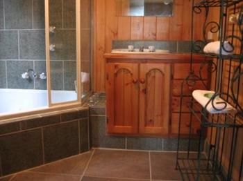 Belle's At Montville - Accommodation Mermaid Beach 17