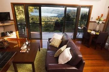 Montville Misty View Cottages - Accommodation Mermaid Beach 12