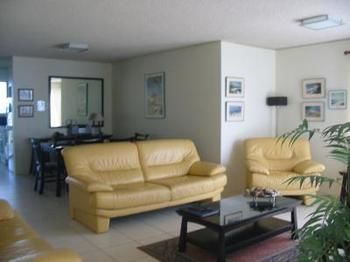 Estoril On Moffat - Accommodation Mermaid Beach 11