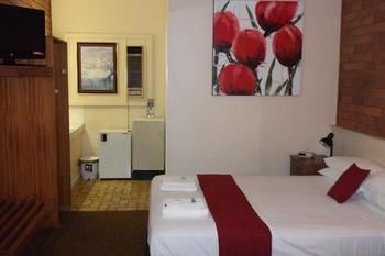 Hilldrop Motor Inn - Accommodation Mermaid Beach 11