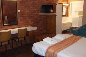 Hilldrop Motor Inn - Accommodation Mermaid Beach 20