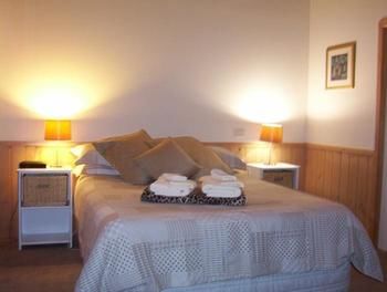 Yarraglen BnB - Accommodation Mermaid Beach 2