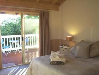 Yarraglen BnB - Accommodation Mermaid Beach 6