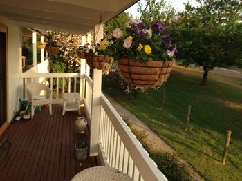 Yarraglen BnB - Accommodation Mermaid Beach 17