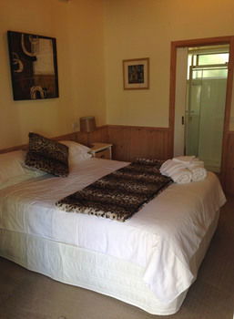 Yarraglen BnB - Accommodation Mermaid Beach 23