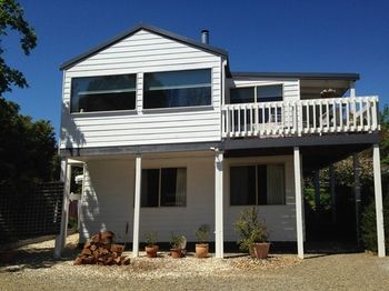 Yarraglen BnB - Accommodation Mermaid Beach 24