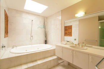 Las Rias - Accommodation Mermaid Beach 8