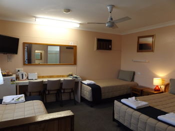 Civic Motel - Accommodation Mermaid Beach 27