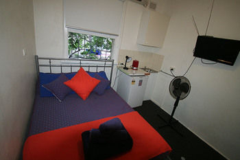 Zing Backpackers - Accommodation Mermaid Beach 3