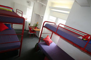 Zing Backpackers - Accommodation Mermaid Beach 4