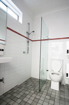 Zing Backpackers - Accommodation Mermaid Beach 5