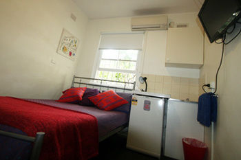 Zing Backpackers - Accommodation Mermaid Beach 6