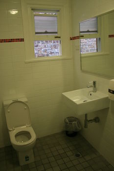 Zing Backpackers - Accommodation Mermaid Beach 11