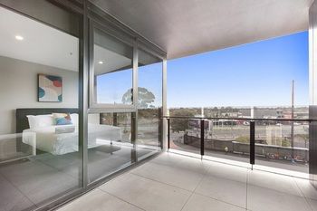 Bayside Towers Serviced Apartments - Accommodation Mermaid Beach 7