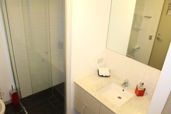 Apartment View Docklands Melbourne - Accommodation Mermaid Beach 1