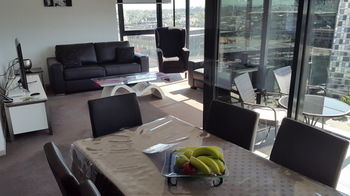 Apartment View Docklands Melbourne - Accommodation Mermaid Beach 10