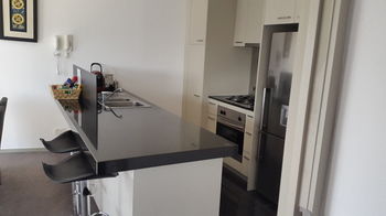 Apartment View Docklands Melbourne - Accommodation Mermaid Beach 11