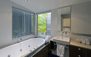 Noosa Residences - Accommodation Mermaid Beach 37