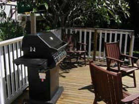 A Pine Cottage - Accommodation Mermaid Beach 2