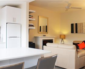 Apartment On King - Accommodation Mermaid Beach 2