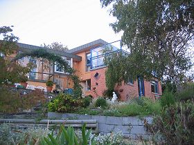 Alexanders Airport Accommodation - Accommodation Mermaid Beach 0