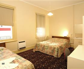 Alexander Hotel - Accommodation Mermaid Beach 1
