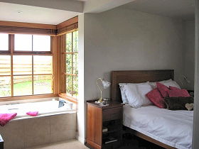 Amble In Cottage - Accommodation Mermaid Beach 0