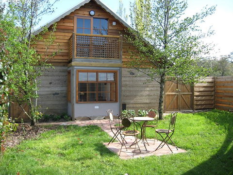 Amble In Cottage - Accommodation Mermaid Beach 2