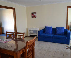 All Inn Strahan Holiday Units - Accommodation Mermaid Beach 4