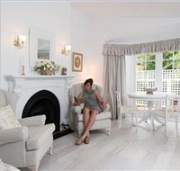 White Dove Cottage Bed and Breakfast - Accommodation Mermaid Beach