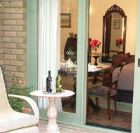Forlonge Bed  Breakfast - Accommodation Mermaid Beach