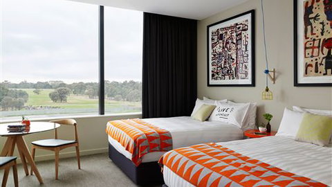 The Larwill Studio - Accommodation Mermaid Beach 1