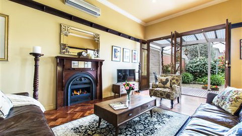 Avalon Guesthouse - Accommodation Mermaid Beach 0
