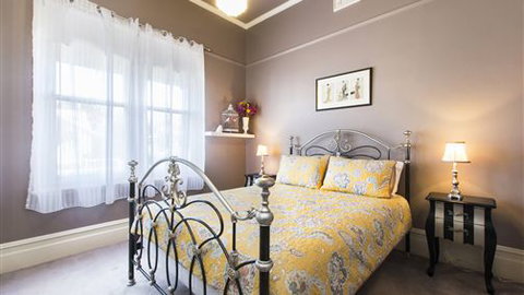 Avalon Guesthouse - Accommodation Mermaid Beach 2