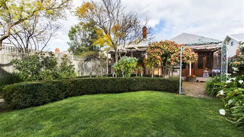 Avalon Guesthouse - Accommodation Mermaid Beach 6