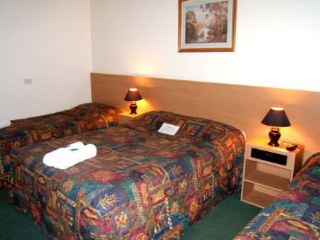 A Oscar Motel - Accommodation Mermaid Beach 2