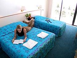 Acacia Court Hotel - Accommodation Mermaid Beach 3