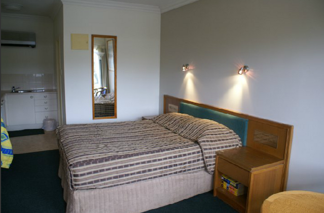 Coopers Colonial Motel - Accommodation Mermaid Beach