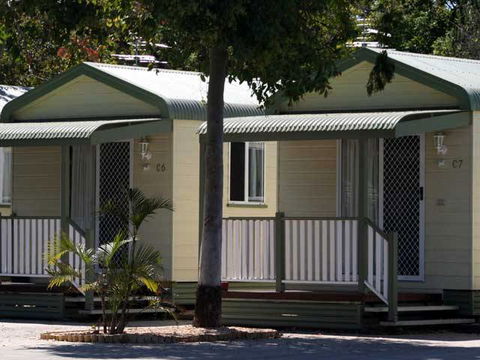 Emerald Cabin & Caravan Village - Accommodation Mermaid Beach 0
