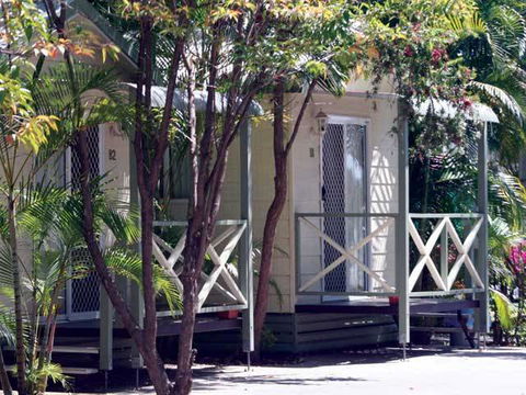 Emerald Cabin & Caravan Village - Accommodation Mermaid Beach 2