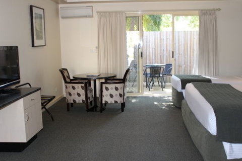 Fairways Resort - Accommodation Mermaid Beach 4