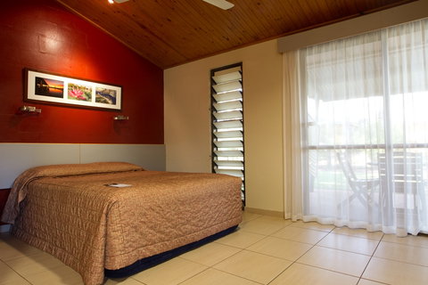 Kakadu Crocodile Hotel - Accommodation Mermaid Beach 2