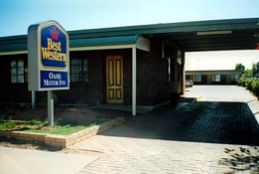 Oasis Motor Inn - Accommodation Mermaid Beach 0