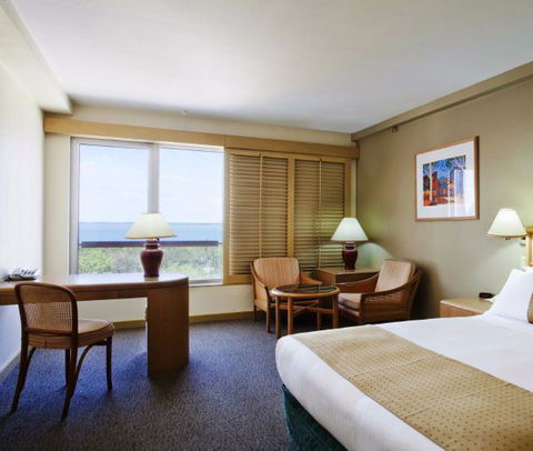 DoubleTree By Hilton Esplanade Darwin - Accommodation Mermaid Beach 6