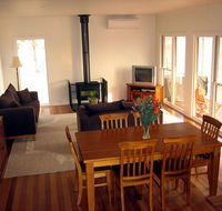 Strath Valley View B and B - Accommodation Mermaid Beach