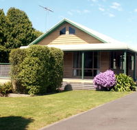 The Black Dolphin - Accommodation Mermaid Beach